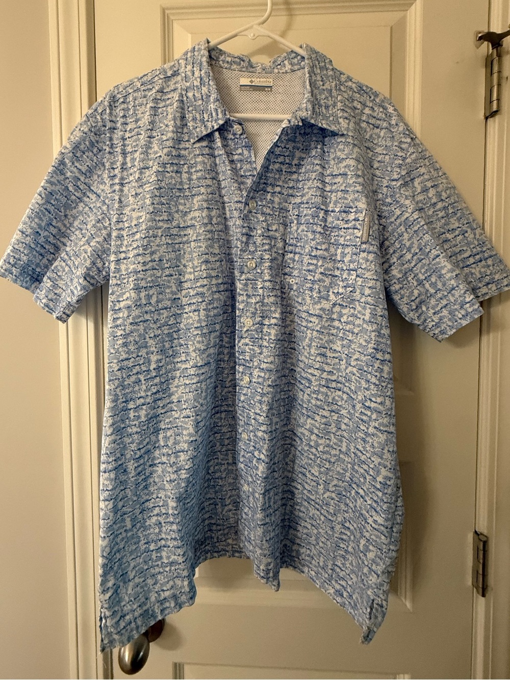 Columbia PFG Men's Blue Abstract Print Short Sleeve Fishing Shirt Size Medium